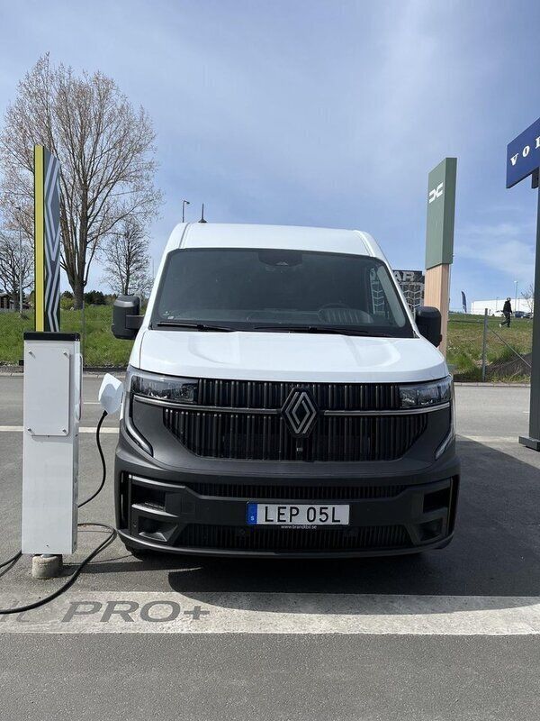 Vit Ny 2025 Renault Master Van | 899 900 kr - Bild 1/3