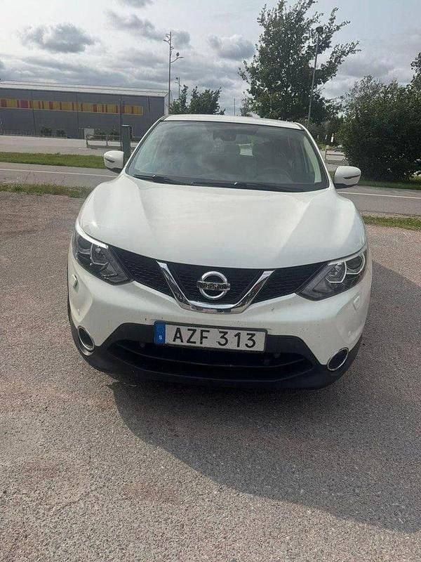 Vit Begagnad 2016 Nissan Qashqai SUV | 90 000 kr (Bra pris) - Bild 1/4