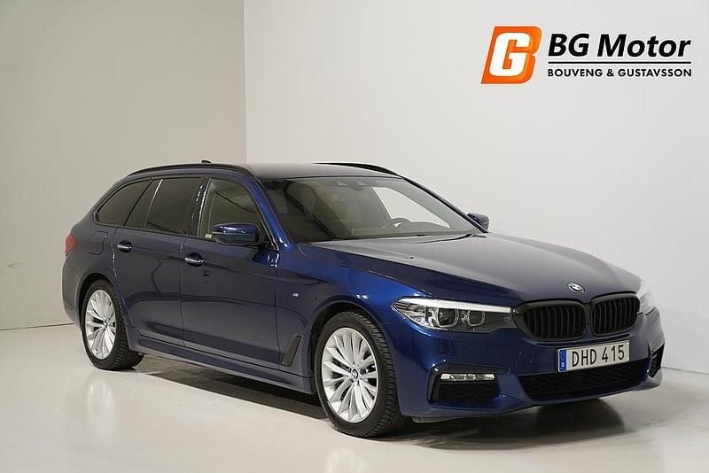Blå Begagnad 2018 BMW 520 M Sport Kombi | 274 900 kr (Marknadspris) - Bild 1/4
