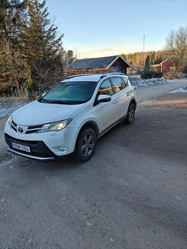 Begagnad 2015 Toyota RAV4 SUV | 90 000 kr (Bra pris) - Bild 1/4