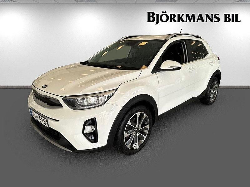 Vit Begagnad 2017 Kia Stonic SUV | 149 900 kr (Marknadspris) - Bild 1/4