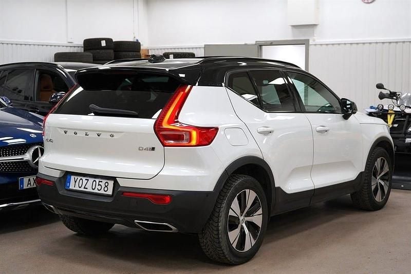 Begagnad Volvo XC40 R-Design 190 HK (139 kW) 2018 Vit SUV
