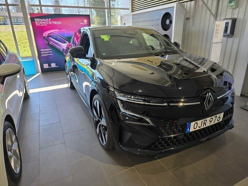 Svart Ny 2024 Renault Mégane Techno Halvkombi | 497 800 kr - Bild 1/4