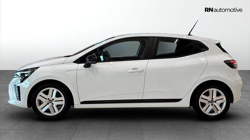 Begagnad Renault Clio V Evolution 146 HK (107 kW) 2024 Vit Halvkombi