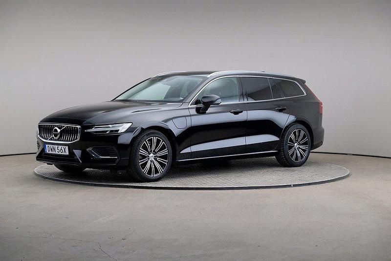 Svart Begagnad 2021 Volvo V60 Inscription Kombi | 295 000 kr (Bra pris) - Bild 1/4