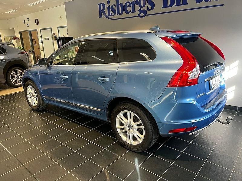 Begagnad Volvo XC60 Summum 181 HK (133 kW) 2014 Blå SUV