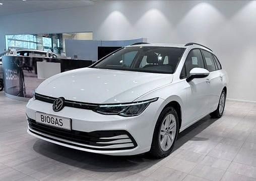 Vit Begagnad 2022 VW Golf VIII Kombi | 199 900 kr (Marknadspris) - Bild 1/4