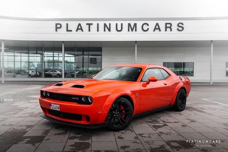 Orange Begagnad 2022 Dodge Challenger Sportkupé | 1 259 000 kr - Bild 1/4