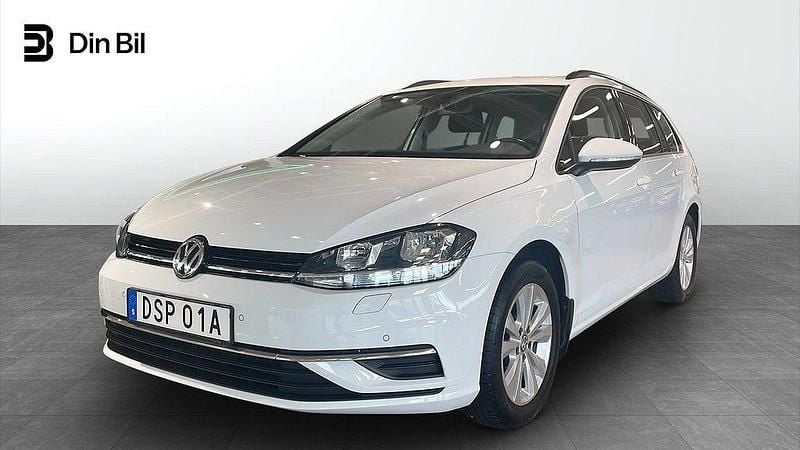 Vit Begagnad 2020 VW Golf VIII Kombi | 219 900 kr (Marknadspris) - Bild 1/4