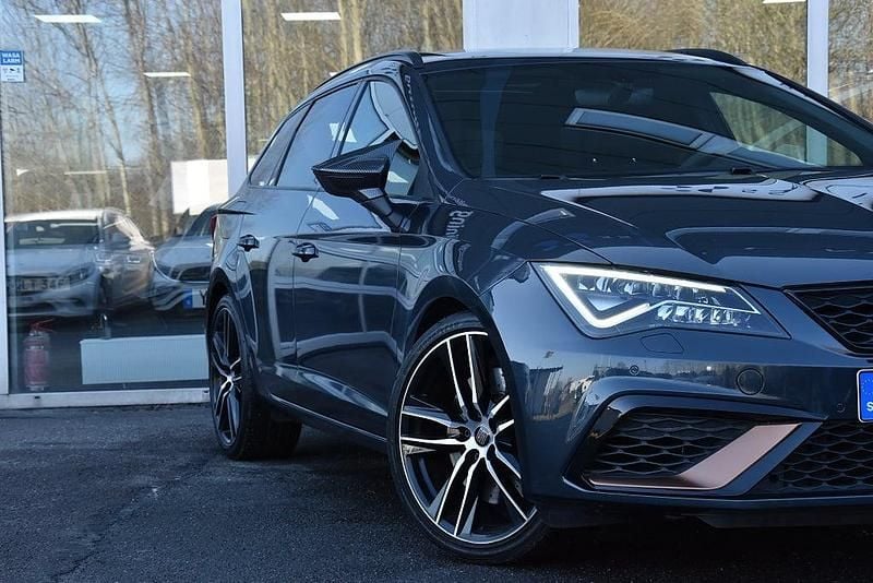 Begagnad Seat Leon ST 4Drive 301 HK (221 kW) 2019 Grå Kombi