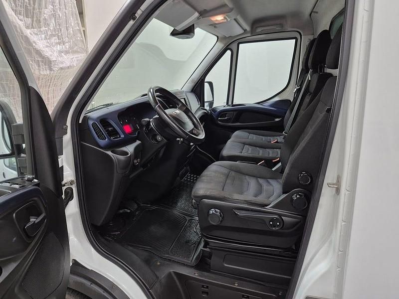 Begagnad Iveco Daily 136 HK (100 kW) 2019 Vit Van