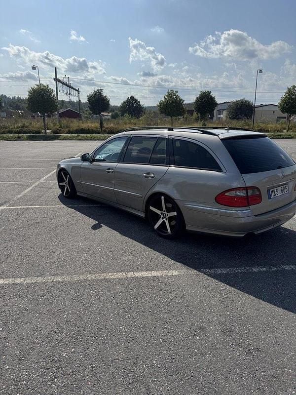 Begagnad Mercedes E320 Avantgarde 224 HK (164 kW) 2007 Silver Kombi