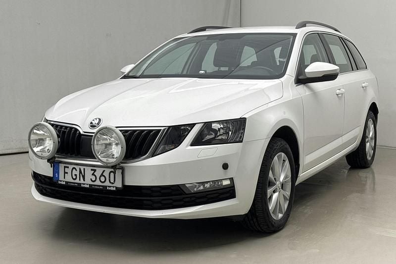 Vit Begagnad 2018 Skoda Octavia Sedan | 99 000 kr (Superpris) - Bild 1/4