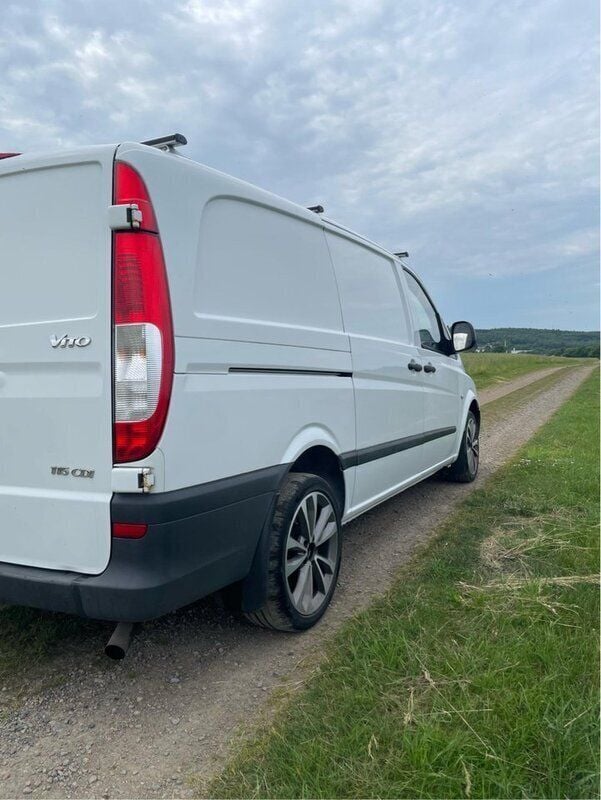 Vit Begagnad 2008 Mercedes Vito Minibuss | 55 000 kr (Marknadspris) - Bild 1/4