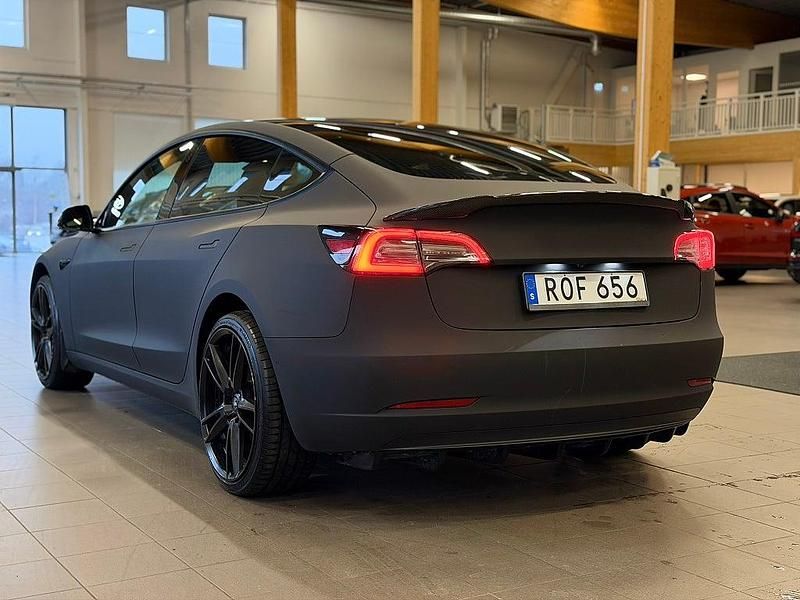 Begagnad Tesla Model 3 Long Range AWD 324 kW (441 HK) 2021 Grå Sedan