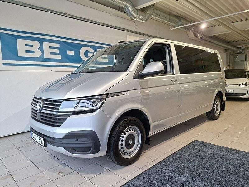 Silver Begagnad 2020 VW Caravelle Comfortline Minibuss | 399 900 kr (Bra pris) - Bild 1/4