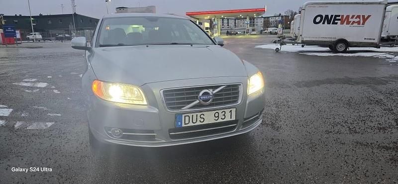 Begagnad 2010 Volvo S80 Sedan | 59 000 kr (Marknadspris) - Bild 1/4