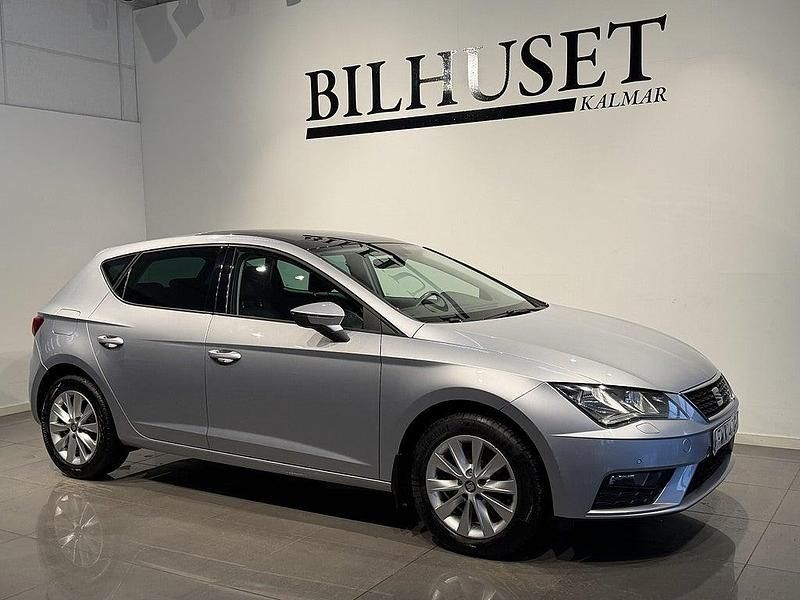 Begagnad Seat Leon Style 116 HK (85 kW) 2019 Silver Halvkombi