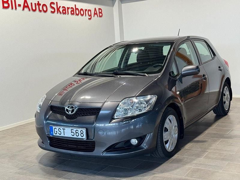 Grå Begagnad 2007 Toyota Auris Halvkombi | 59 500 kr (Marknadspris) - Bild 1/4