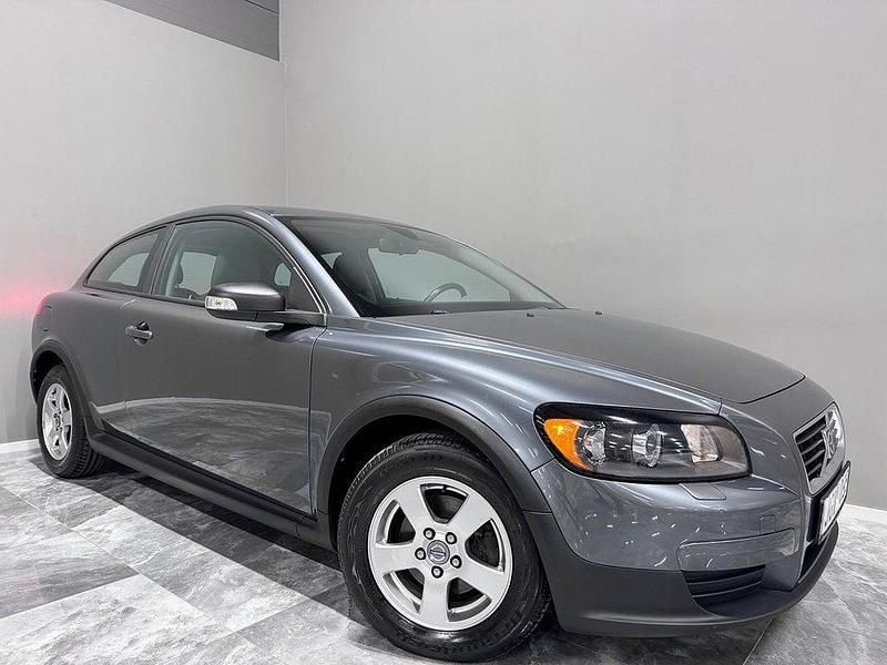 Grå Begagnad 2007 Volvo C30 Halvkombi | 59 900 kr (Marknadspris) - Bild 1/4