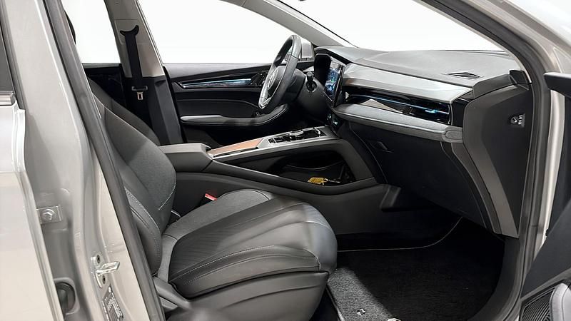 Begagnad MG MG5 EV Luxury 130 kW (177 HK) 2022 Grå Kombi