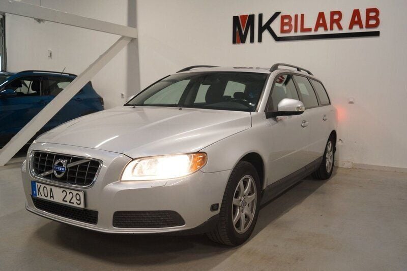 Ljusgrå (grå) Begagnad 2009 Volvo V70 Kinetic Kombi | 94 900 kr (Lite dyr) - Bild 1/4
