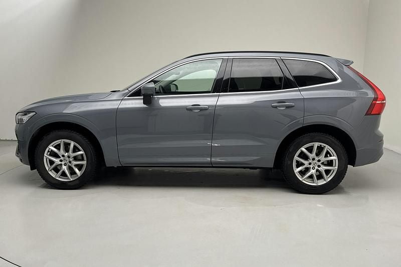 Begagnad Volvo XC60 Momentum 197 HK (144 kW) 2022 Grå SUV