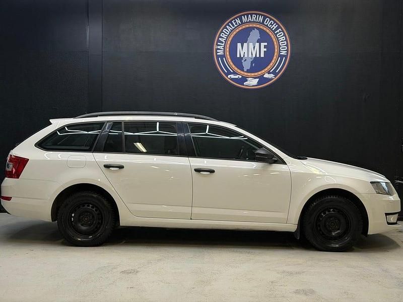 Begagnad Skoda Octavia 105 HK (77 kW) 2015 Vit Halvkombi
