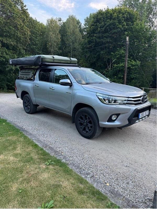 Silver Begagnad 2018 Toyota HiLux Pickup | 435 000 kr - Bild 1/4