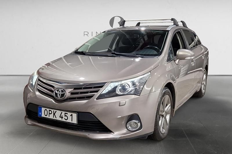 Brun Begagnad 2014 Toyota Avensis Edition Kombi | 94 900 kr (Marknadspris) - Bild 1/3
