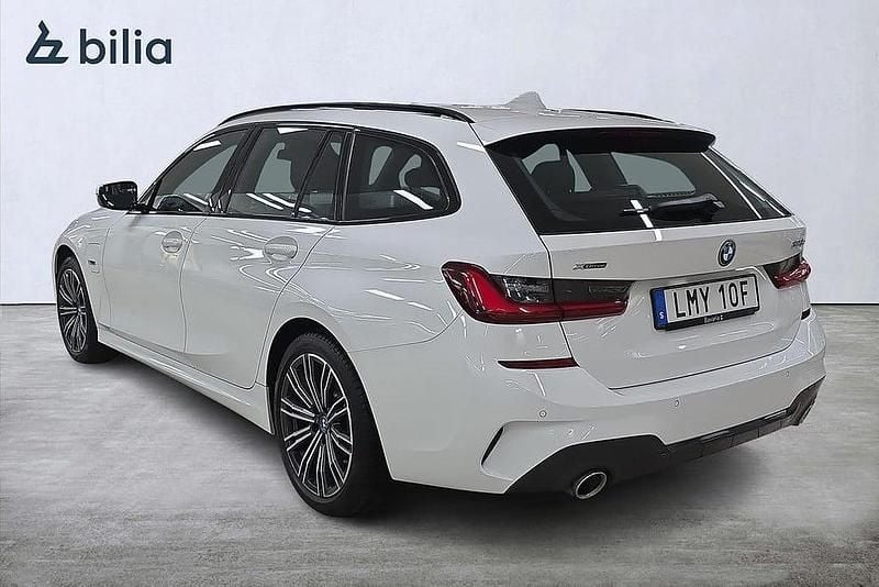 Begagnad BMW 330e 184 HK (135 kW) 2022 Vit Kombi