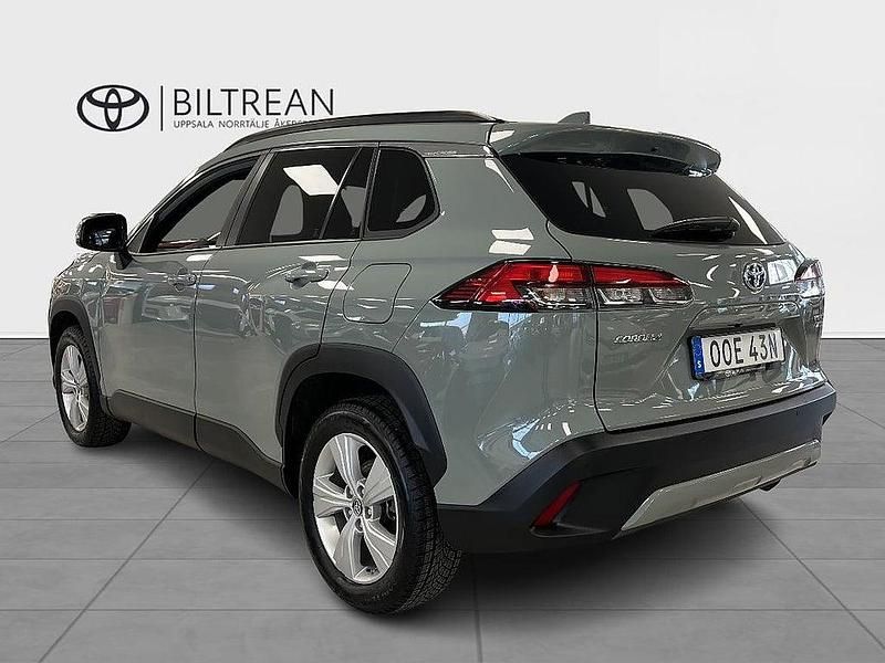 Begagnad Toyota Corolla Cross Style 197 HK (144 kW) 2023 Grön SUV
