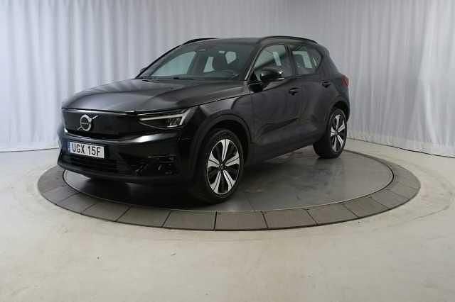 Begagnad Volvo XC40 Plus 175 kW (238 HK) 2022 Svart SUV