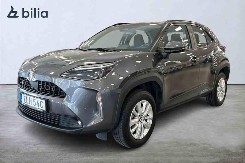 Grå Begagnad 2024 Toyota Yaris Cross SUV | 275 900 kr (Bra pris) - Bild 1/1