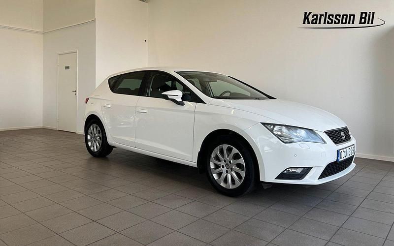 Vit Begagnad 2014 Seat Leon Style Halvkombi | 99 900 kr (Marknadspris) - Bild 1/4