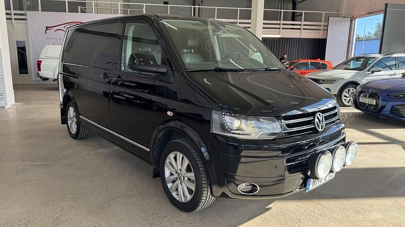 Svart Begagnad 2014 VW Multivan Highline Minibuss | 229 900 kr (Marknadspris) - Bild 1/4