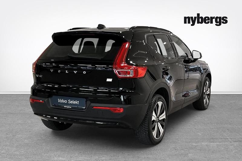 Begagnad Volvo XC40 Single Motor 175 kW (238 HK) 2023 Svart SUV