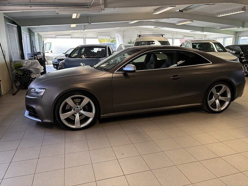 Svart Begagnad 2011 Audi RS5 Sportkupé | 319 000 kr (Bra pris) - Bild 1/4