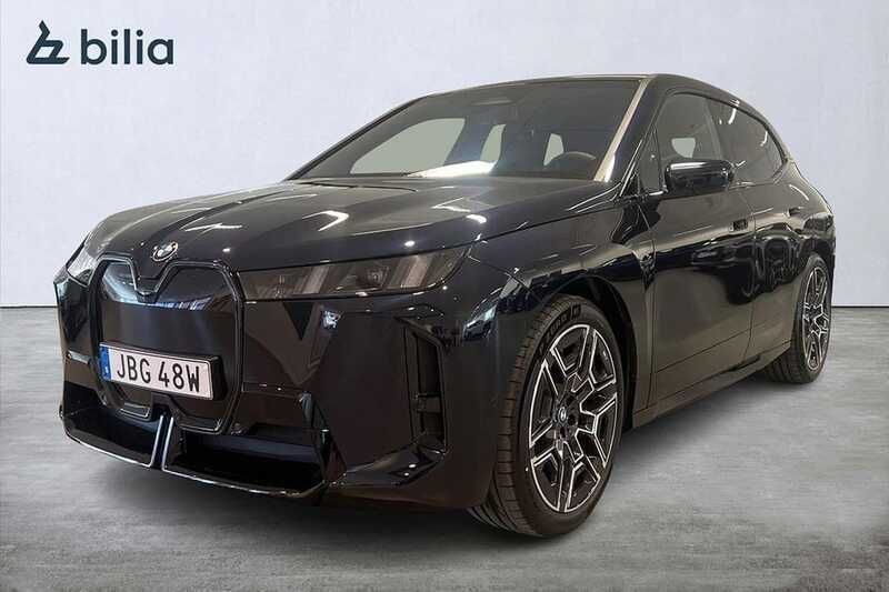 Svart Begagnad 2025 BMW iX M Sport SUV | 949 900 kr (Marknadspris) - Bild 1/3