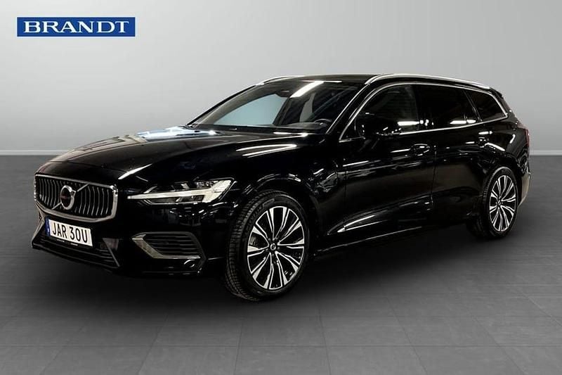 Begagnad Volvo V60 Core 355 HK (261 kW) 2024 Svart Kombi