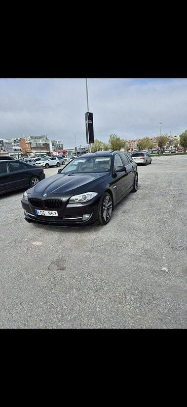 Svart Begagnad 2013 BMW 530 Kombi | 115 000 kr (Bra pris) - Bild 1/4