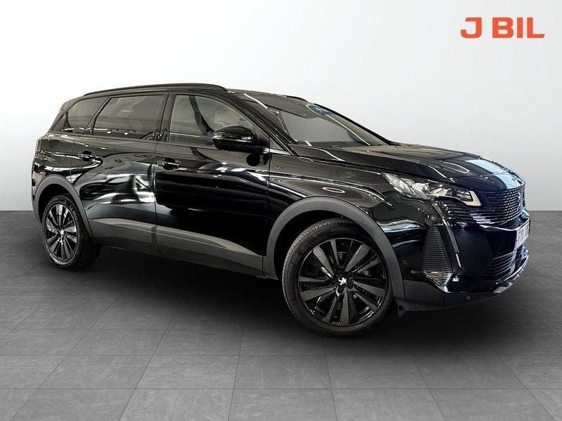 Svart Begagnad 2024 Peugeot 5008 GT Minibuss | 349 900 kr (Marknadspris) - Bild 1/4