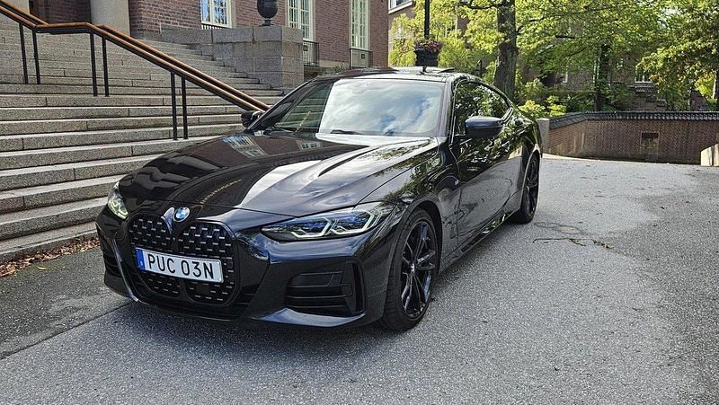 Svart Begagnad 2021 BMW M440 M Sport Sedan | 485 000 kr - Bild 1/4