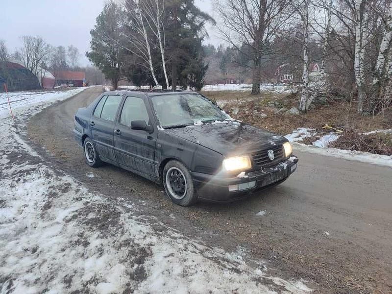 Begagnad VW Vento 90 HK (66 kW) 1996 Sedan