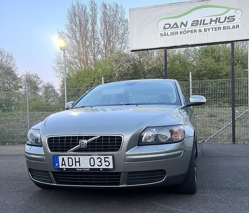 Begagnad Volvo S40 Kinetic 109 HK (80 kW) 2006 Ljusgrön Sedan