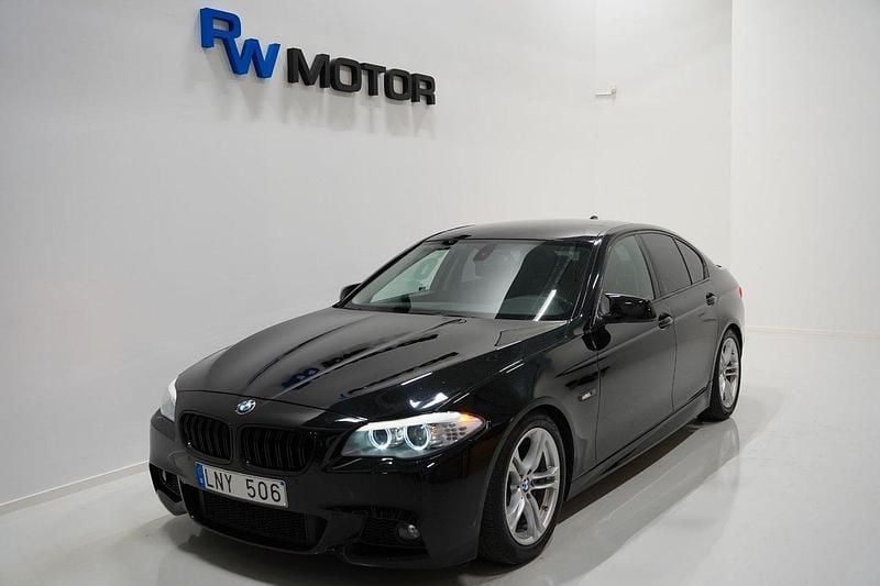 Svart Begagnad 2010 BMW 520 Sedan | 114 800 kr (Marknadspris) - Bild 1/4