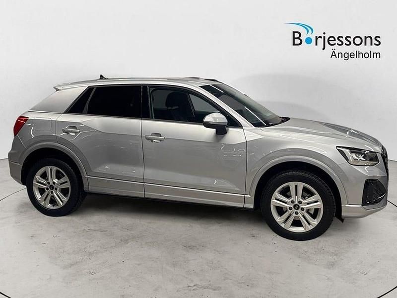 Begagnad Audi Q2 Advanced Plus 151 HK (111 kW) 2025 Silver SUV