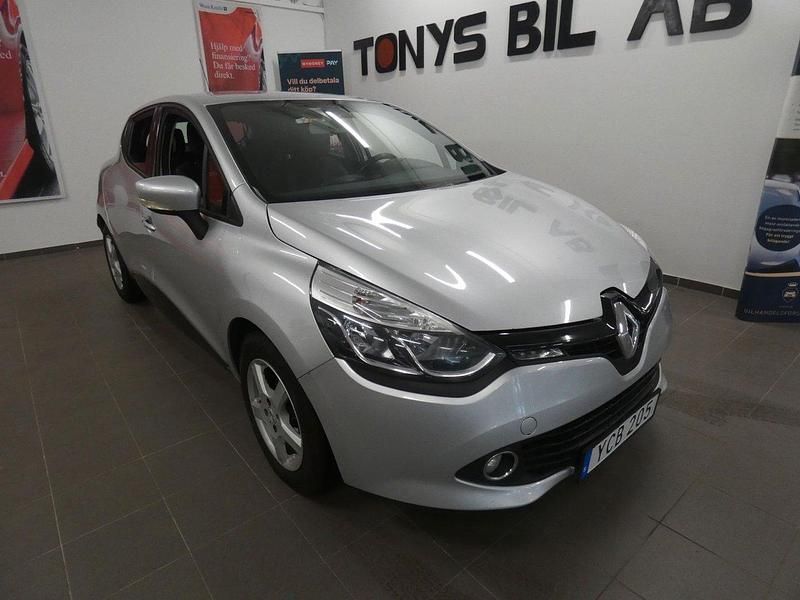 Begagnad Renault Clio IV 90 HK (66 kW) 2016 Grå (silver) Halvkombi