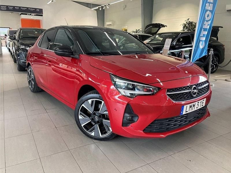 Röd Begagnad 2022 Opel Corsa-e Ultimate Halvkombi | 194 900 kr (Marknadspris) - Bild 1/4