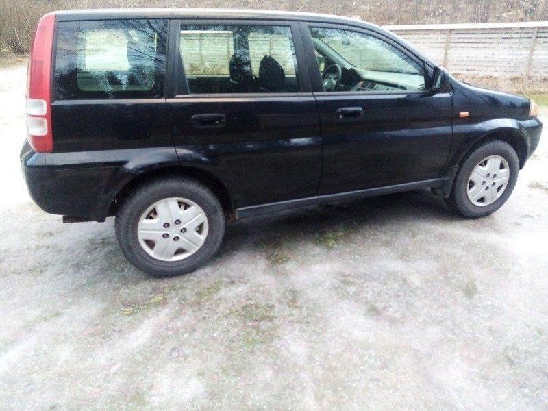 Begagnad Honda HR-V 105 HK (77 kW) 2000 Svart SUV